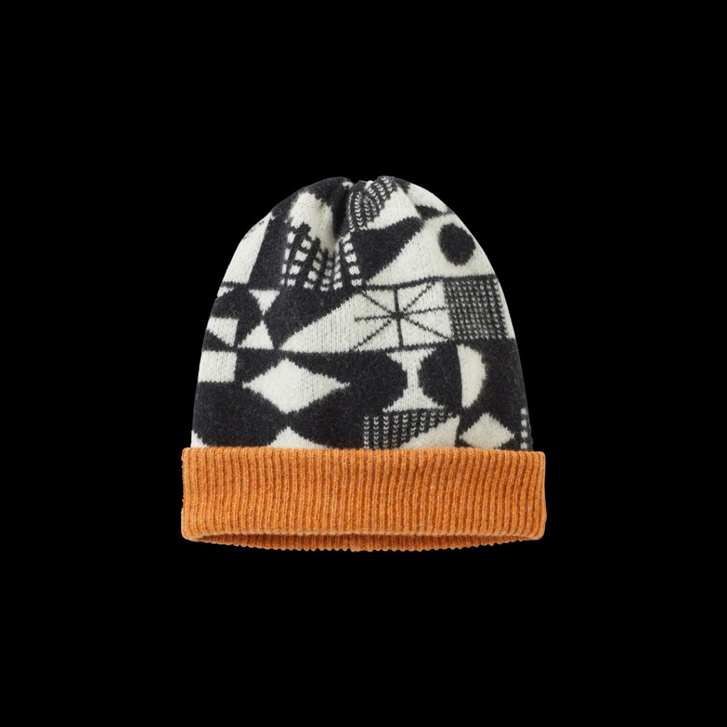 Monoglyph Beanie – Black